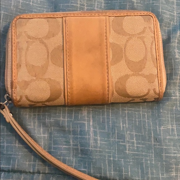 Coach Wristlet-card holder - Picture 2 of 3